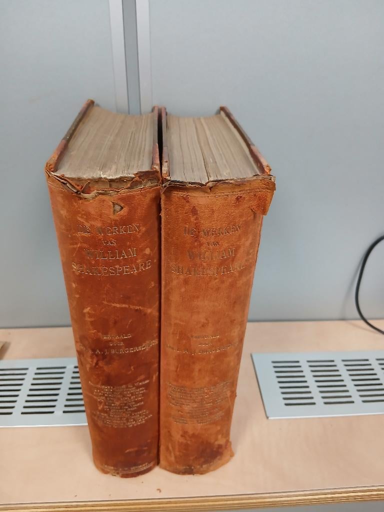 William Shakespeare in het Nederlands. (2-delige set), Ophalen of Verzenden, Gelezen, Toneel, William Shakespeare