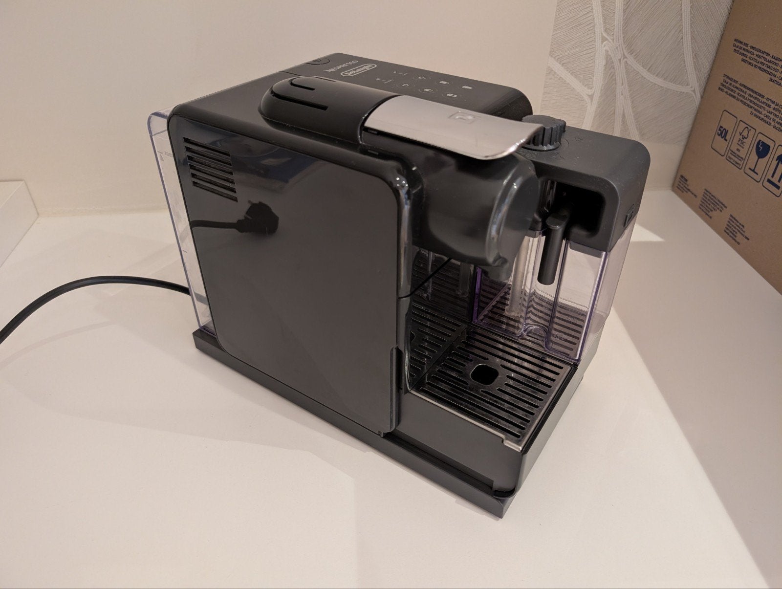 Nespresso Delonghi Lattissima Touch, Ophalen, Koffiepads en cups, Gebruikt, Espresso apparaat