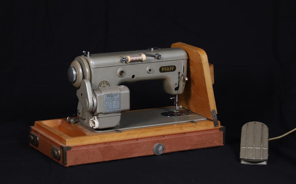 Pfaff 230 naaimachine, Ophalen