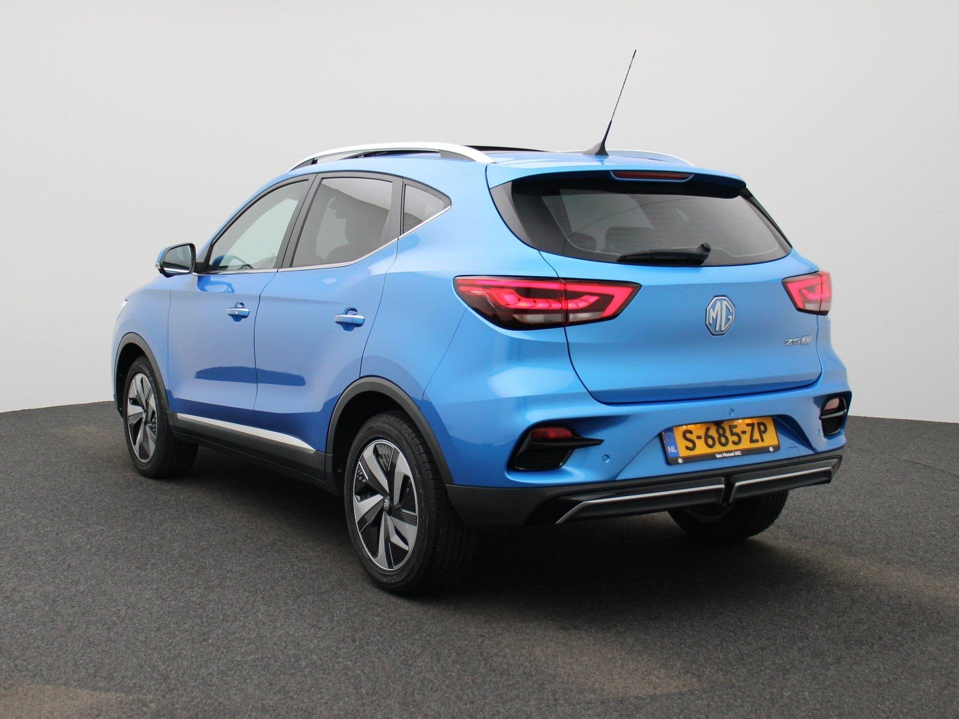 MG ZS EV EV Long Range Luxury 70 kWh | WORDT VERWACHT | PANO, Auto's, MG, 12 maanden, Gebruikt, Origineel Nederlands, SUV of Terreinwagen