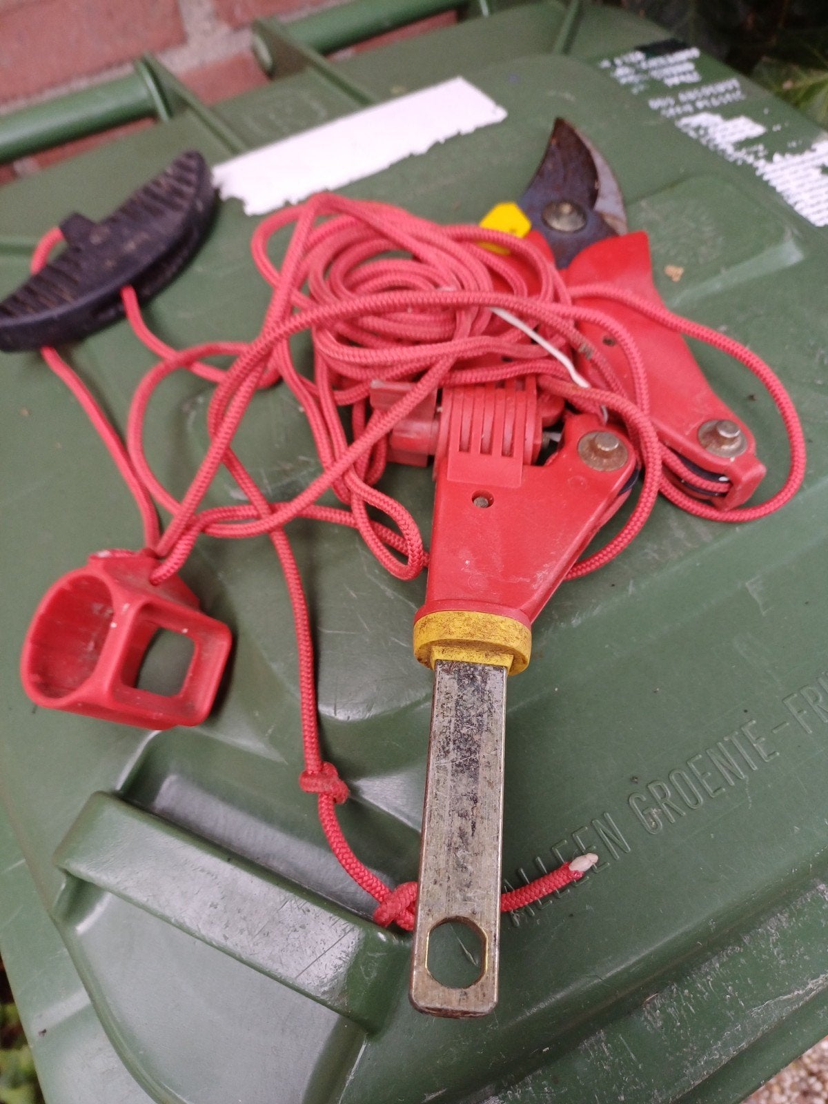 Snoeischaar met touw en handvat, Ophalen, Gebruikt, 20 t/m 29 mm