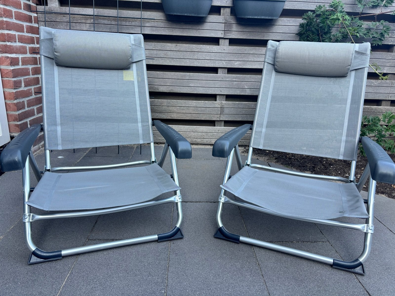 2x Redwood lage kampeerstoelen - grijs, Ophalen, Gebruikt, Campingstoel