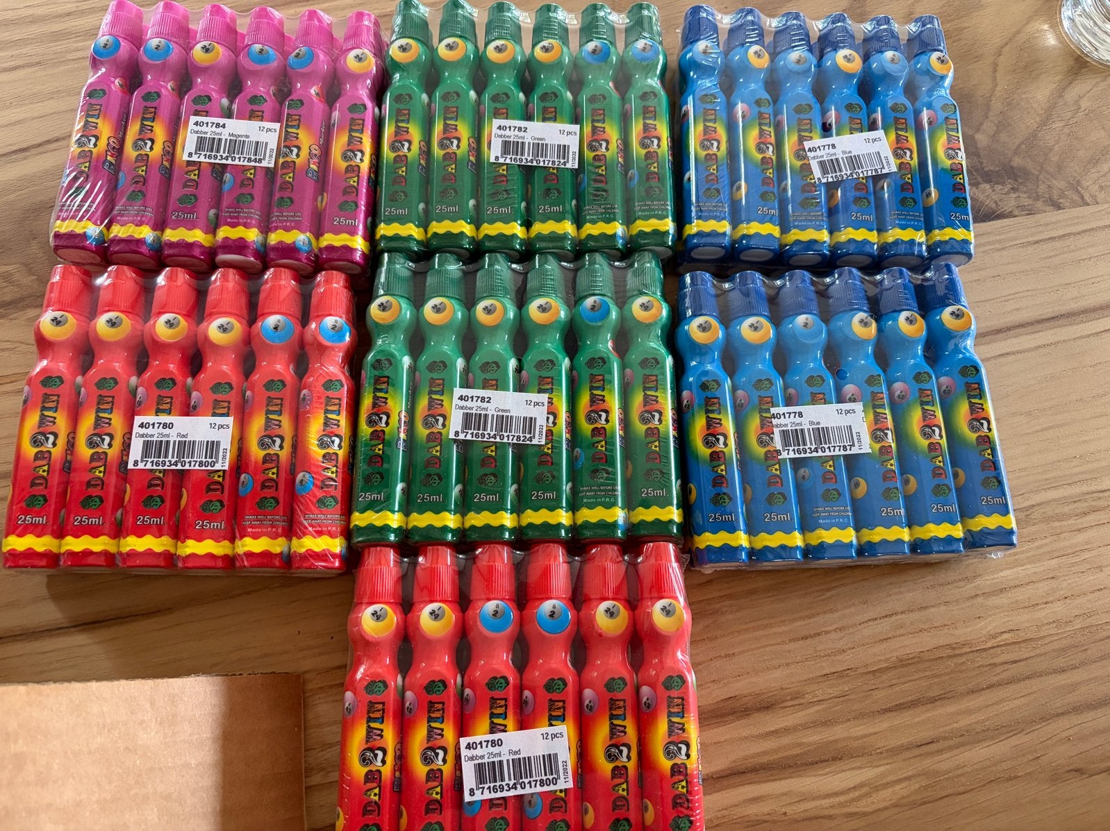 84 Dab 2 Win Bingo stiften 25ml - Diverse kleuren, Ophalen of Verzenden, Nieuw, Feestartikel, Overige