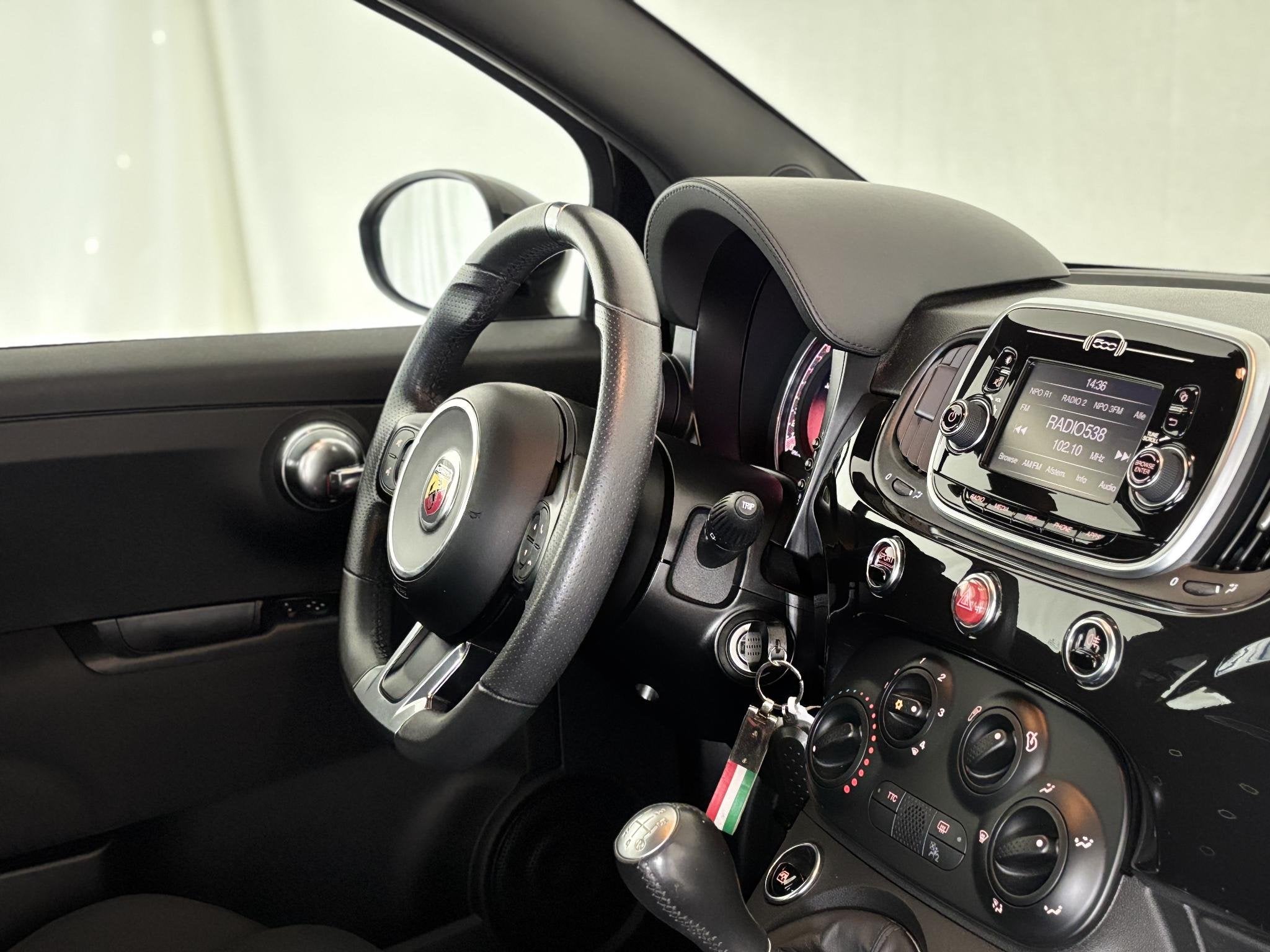 Fiat 500 1.4 T-Jet Abarth 595 70th Anniversary | Bluetooth |, Auto's, Fiat, Voorwielaandrijving, 145 pk, Euro 6, 4 cilinders
