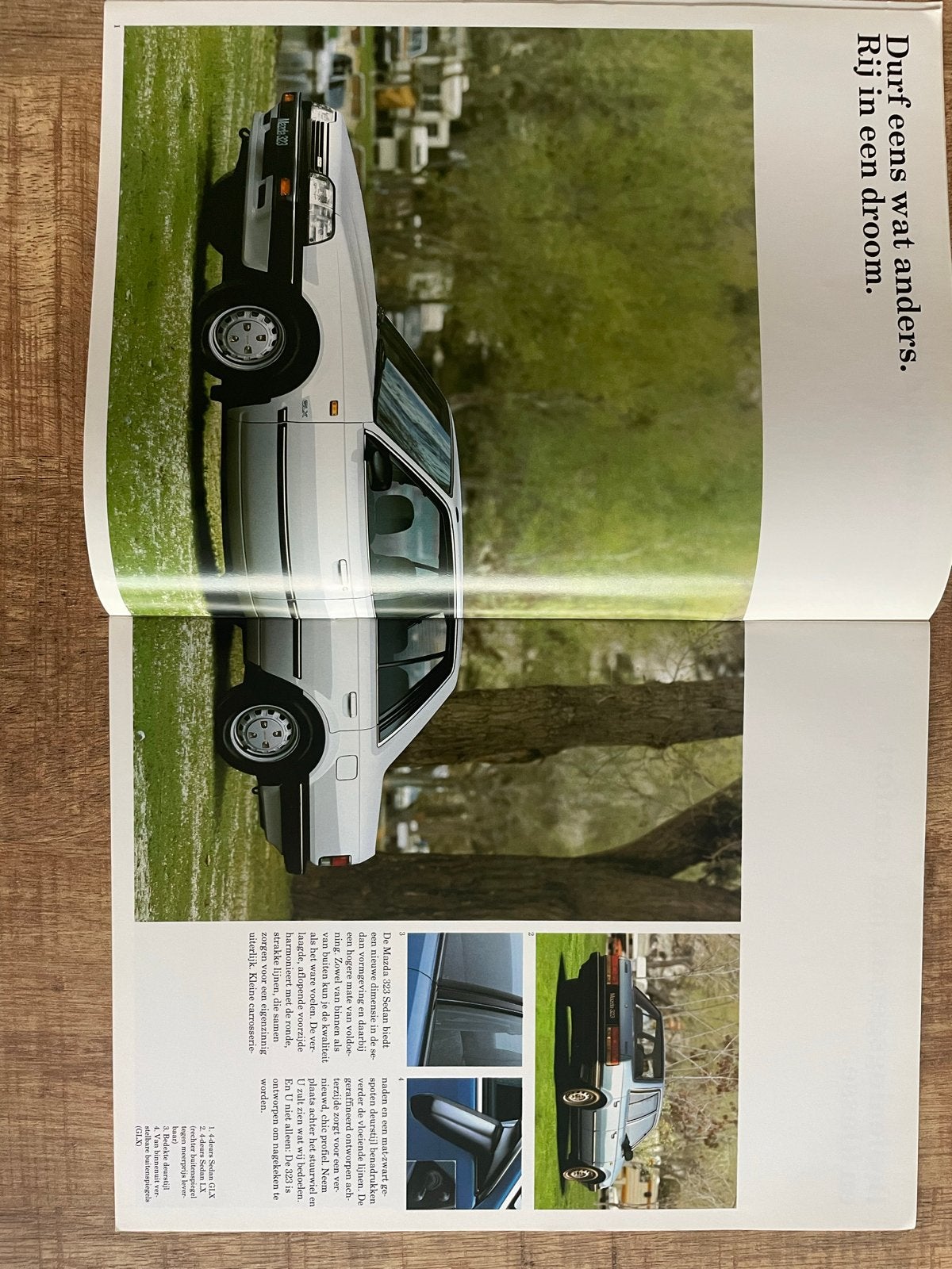 Foto 2 van Mazda 323 Brochure - Autofolder 1989