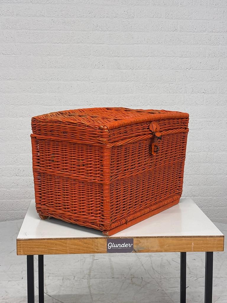 Retro oranje rotan mand - Vintage opbergkist, Verzamelen, Retro, Huis en Inrichting, Ophalen