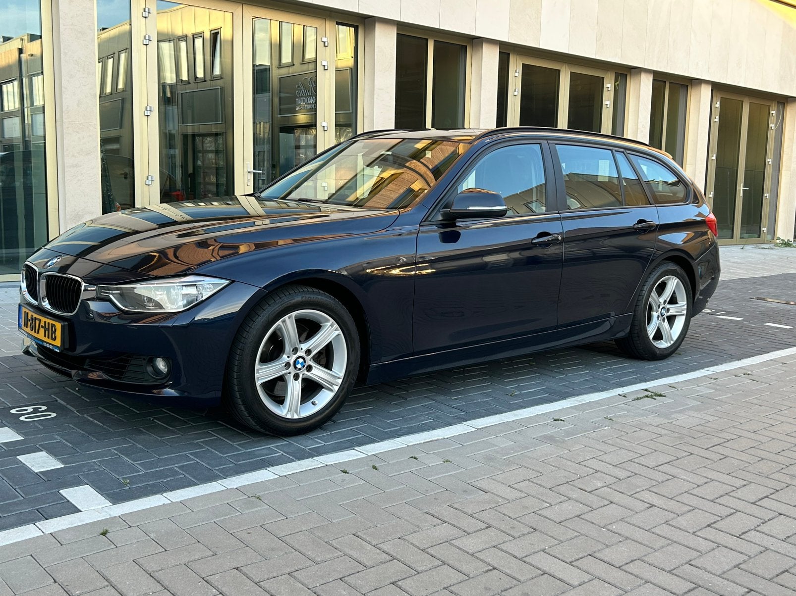 BMW 3-Serie 3.0 330D Touring AUT 2013 Blauw F31 2e eigenaar!, Auto's, Automaat, Euro 5, Achterwielaandrijving, 1800 kg