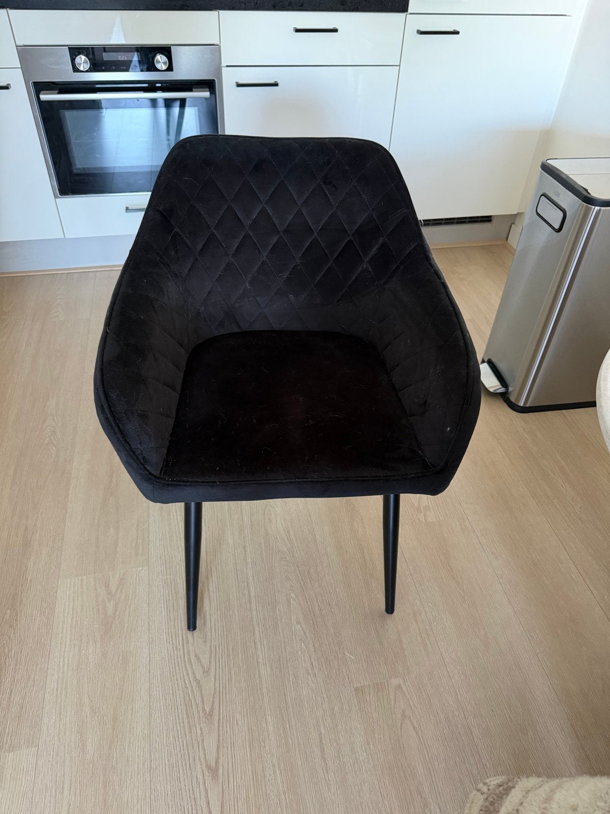 Zwarte fluwelen eetkamerstoelen met armleuningen (4 stuks), Ophalen, Zwart, Zo goed als nieuw, Vier
