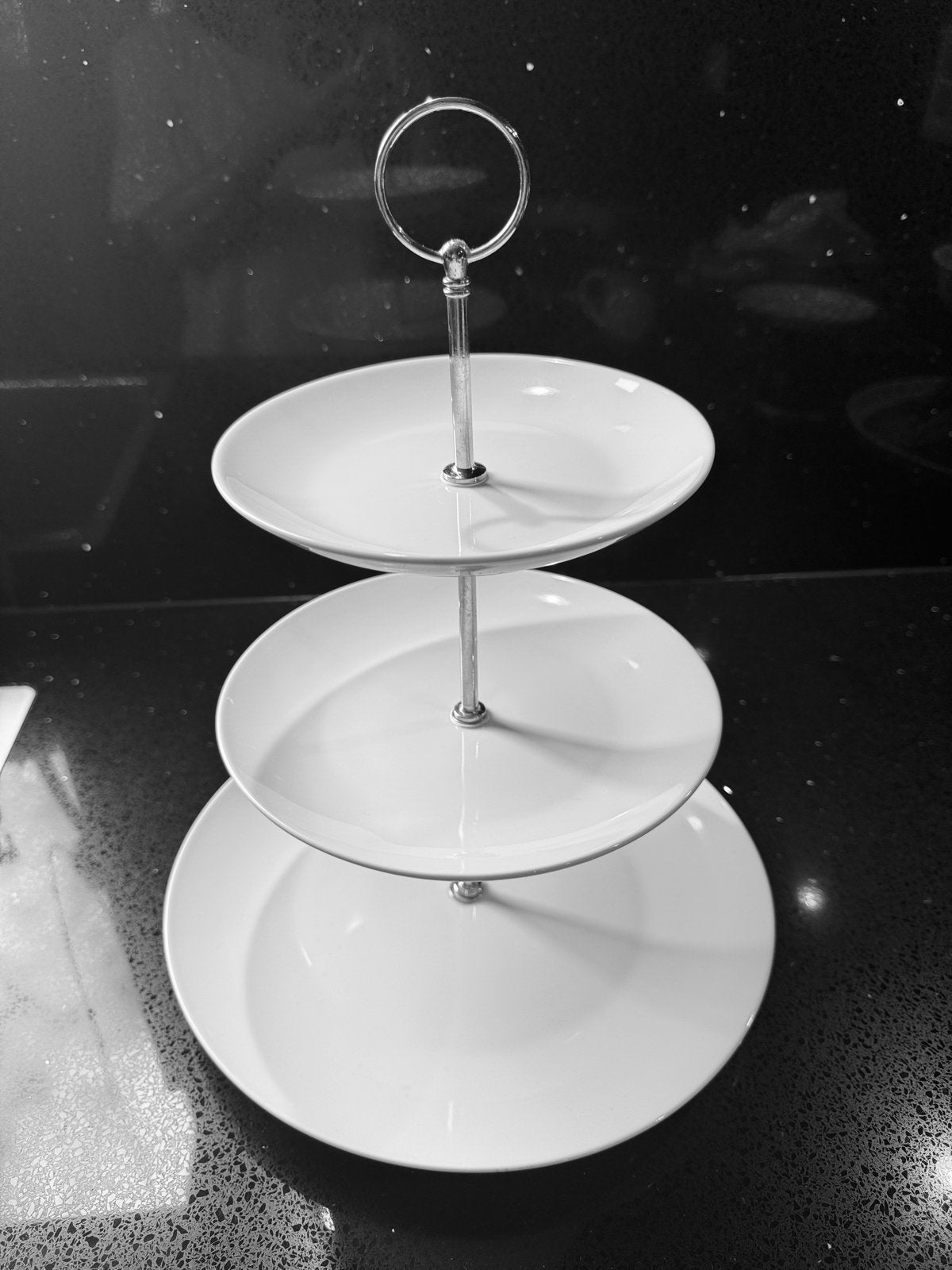 3-laags etagère - Perfect voor gebak en hapjes, Ophalen, Gebruikt, Modern, Wit