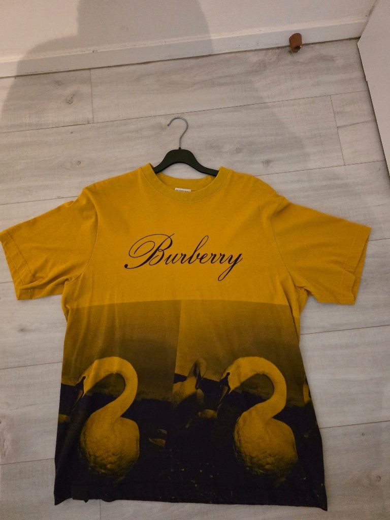 Burberry zwaan design T-shirt, Maat 52/54 (L), Nieuw, Burberry, Meerkleurig