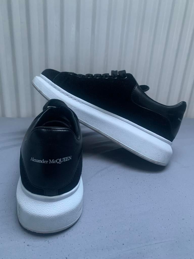 Alexander McQueen Sneakers Zwart maat 39, Ophalen, Zo goed als nieuw, Zwart, Sneakers of Gympen