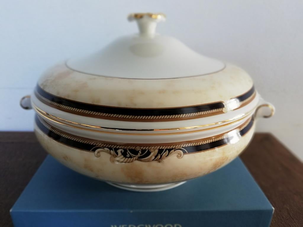 Wedgwood cornucopia, dekschaal (ook groenteschalen), Nieuw, Ophalen of Verzenden, Schaal of Schalen, Wedgwood