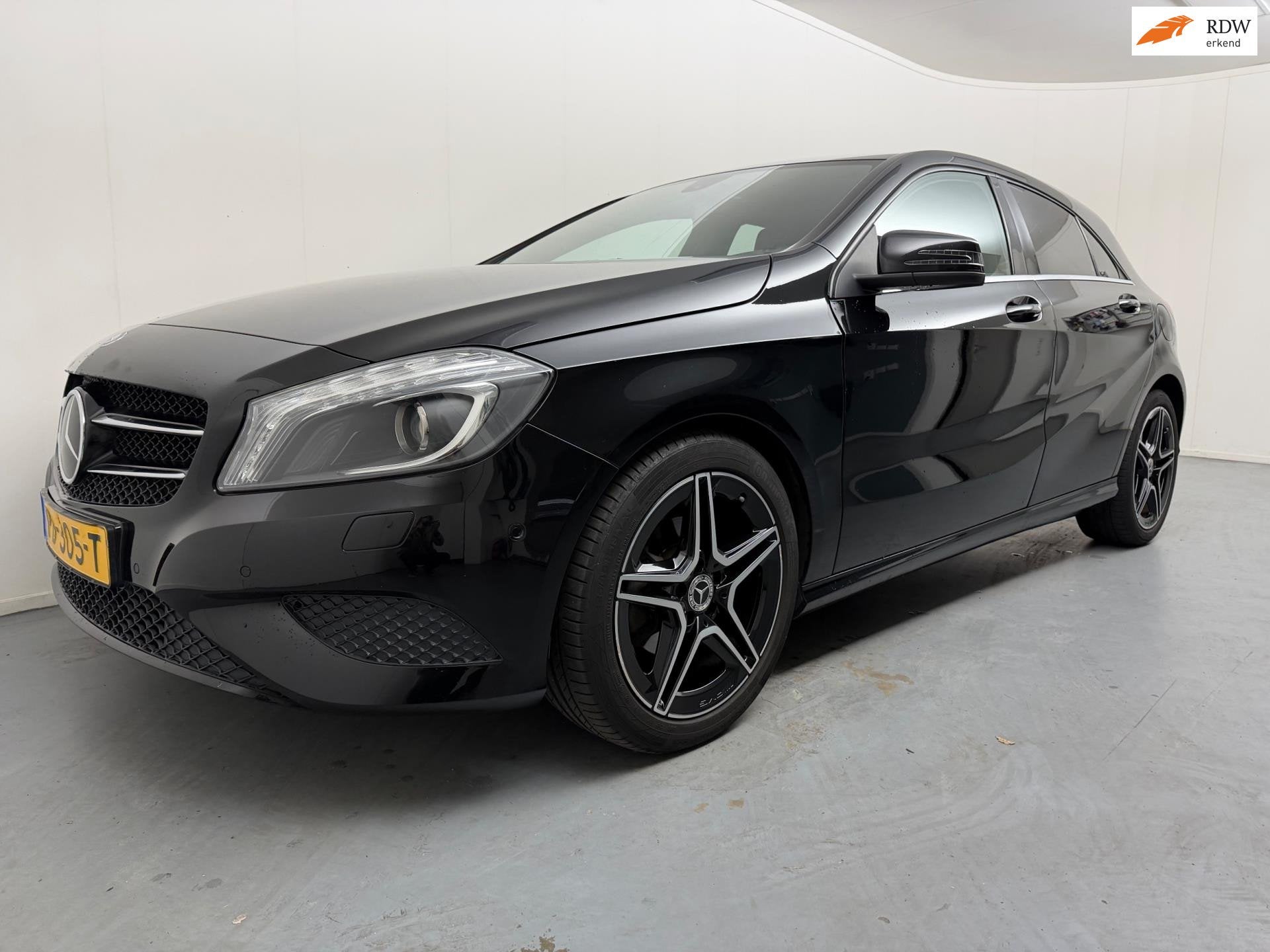 Mercedes-Benz A-klasse 180 Ambition # Clima # Xenon # Navi #, Voorwielaandrijving, Gebruikt, Euro 6, 4 cilinders
