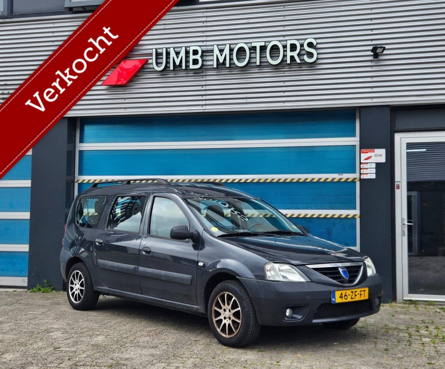 Dacia Logan MCV 1.6-16V Blackline 7persoons AIRCO Rijdt Top, Auto's, Voorwielaandrijving, Gebruikt, 7 stoelen, Bedrijf