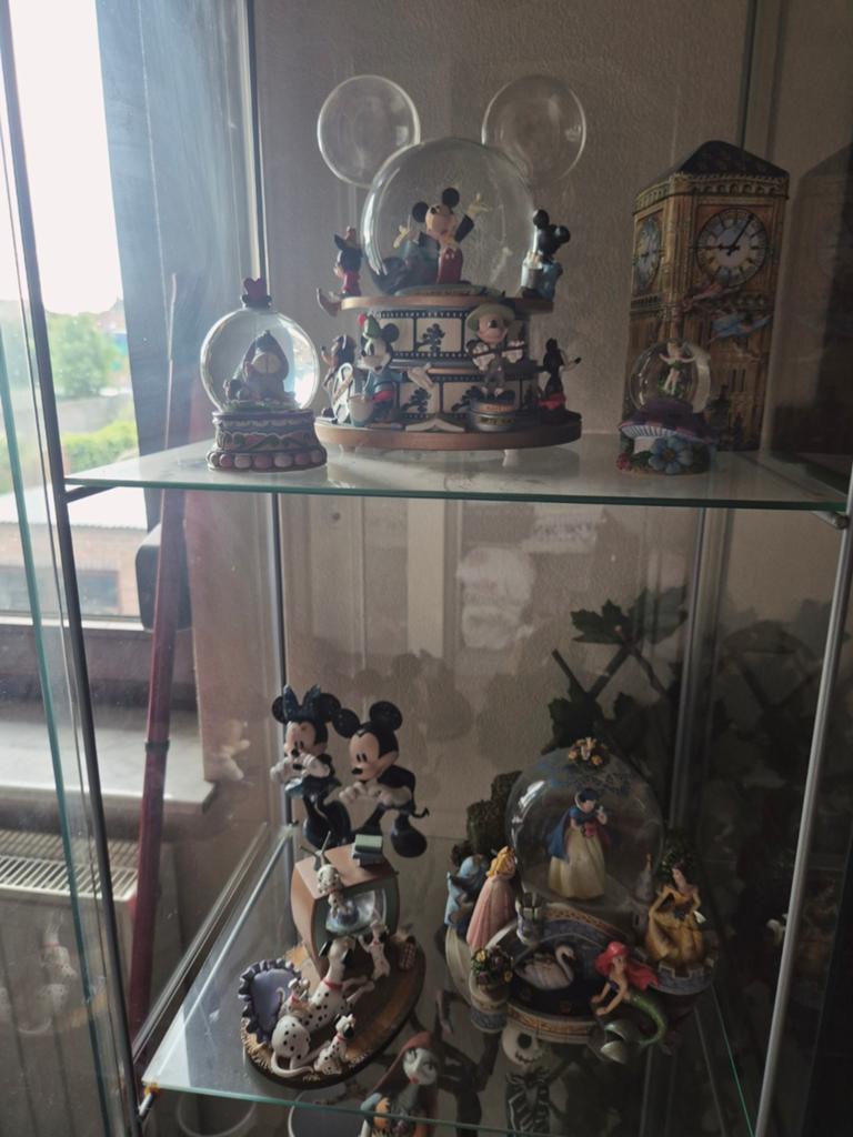 Disney Sneeuwbollen en Beeldjes Collectie, Ophalen of Verzenden, Mickey Mouse, Zo goed als nieuw, Beeldje of Figuurtje