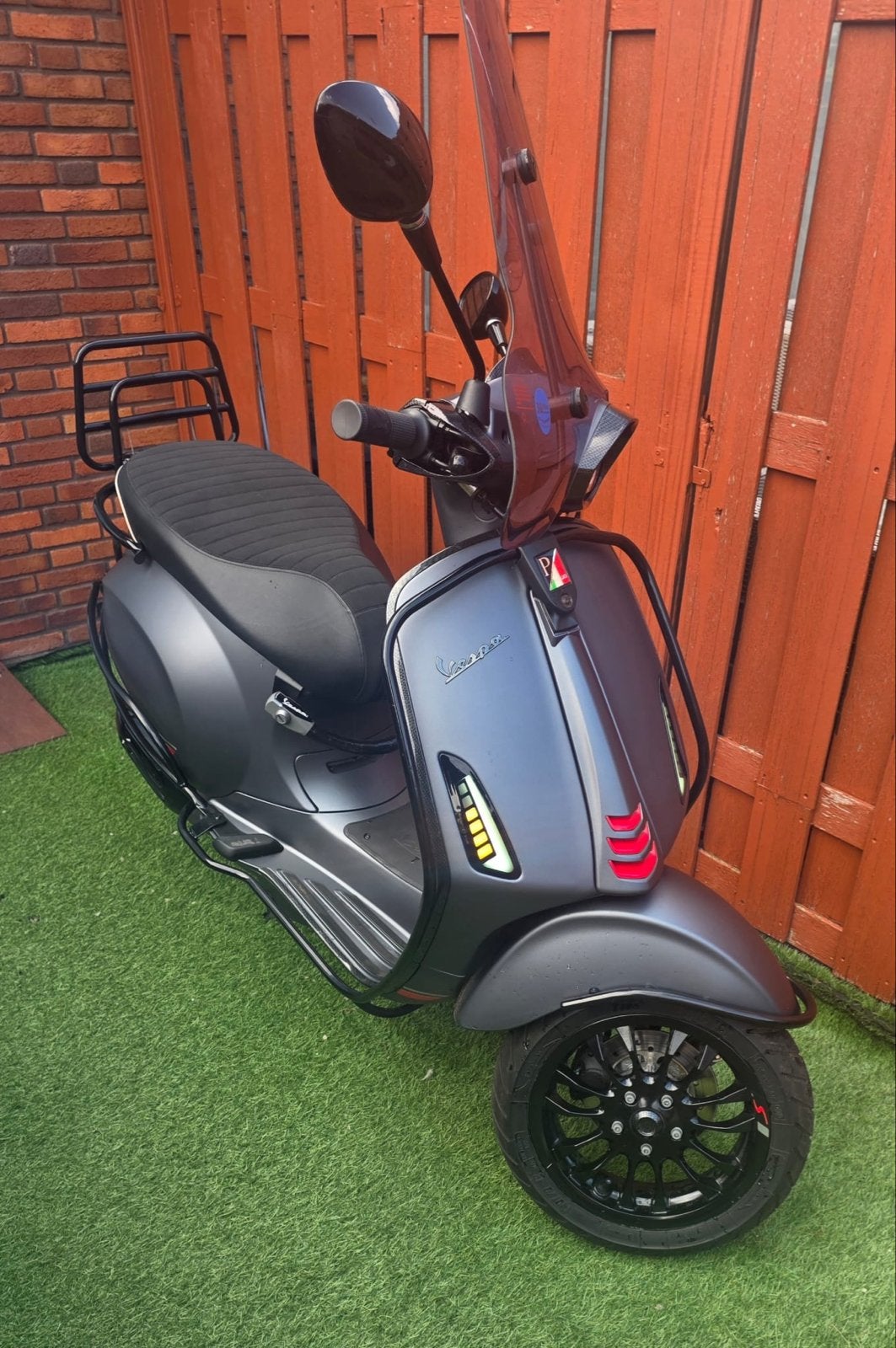 Vespa Sprint S 50cc Mat Zwart - Zo goed als nieuw, Ophalen, Zo goed als nieuw, Benzine, Vespa