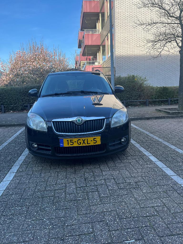 Skoda Fabia 1.4 16V 63KW Combi 2008 Zwart, Auto's, Voorwielaandrijving, 40 €/maand, 4 cilinders, Zwart