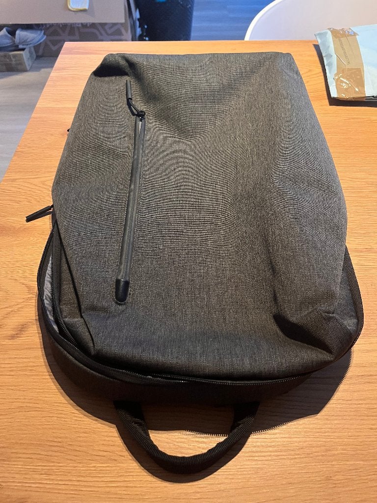 Grey backpack with laptop compartment, Scandinavisch, Nieuw, Ophalen of Verzenden, Grijs