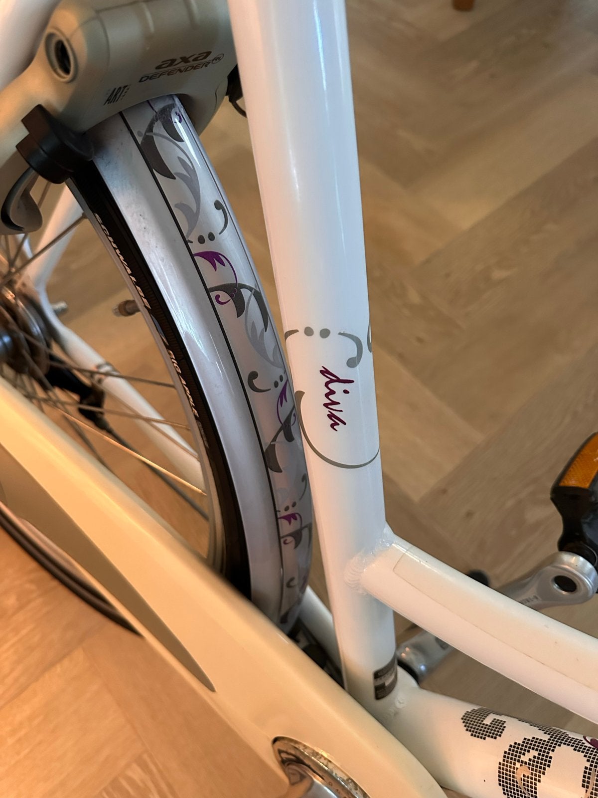 Foto 8 van Batavus Diva Damesfiets in goede staat