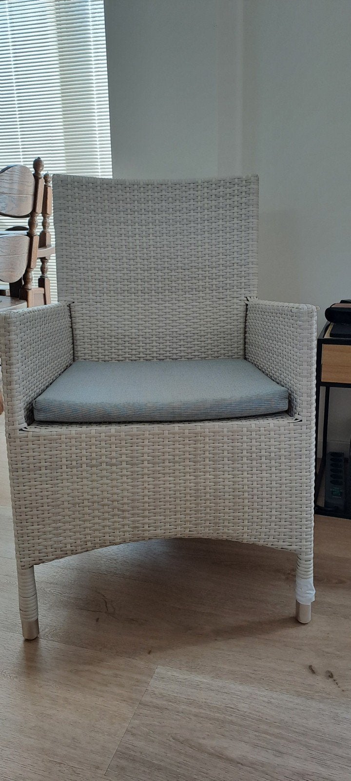 4 Wicker Tuinstoelen met Kussens - Wit/Grijs, Ophalen, Gebruikt, Wicker