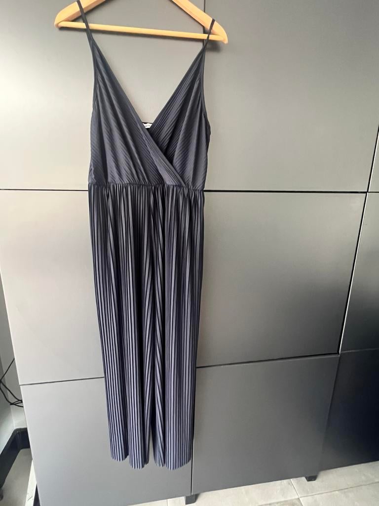 ABOUT YOU DONKERBLAUW ZOMERSE JUMPSUIT PLISSÉ WIJDE BROEK 44, Ophalen of Verzenden, Zo goed als nieuw, Maat 42/44 (L), Blauw