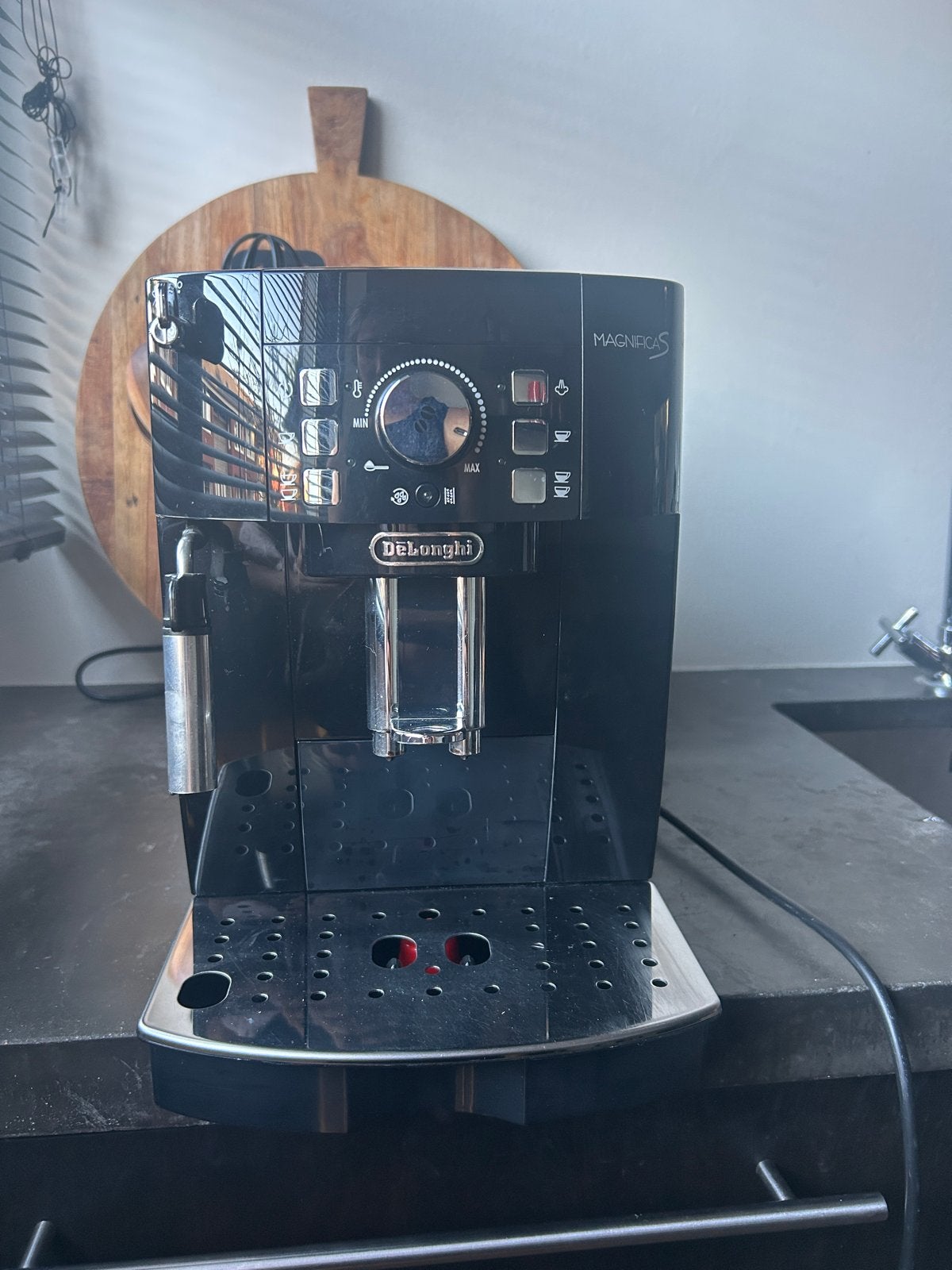 De'Longhi Magnifica S koffieapparaat, Witgoed en Apparatuur, Koffiezetapparaten, Ophalen, Afneembaar waterreservoir, Espresso apparaat