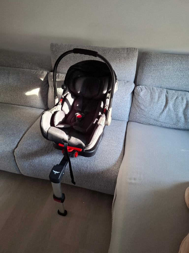 Sleeworld Maxicosi/kinderstoel met isofixbase, Autogordel of Isofix, Zo goed als nieuw, 0 t/m 13 kg, Ophalen