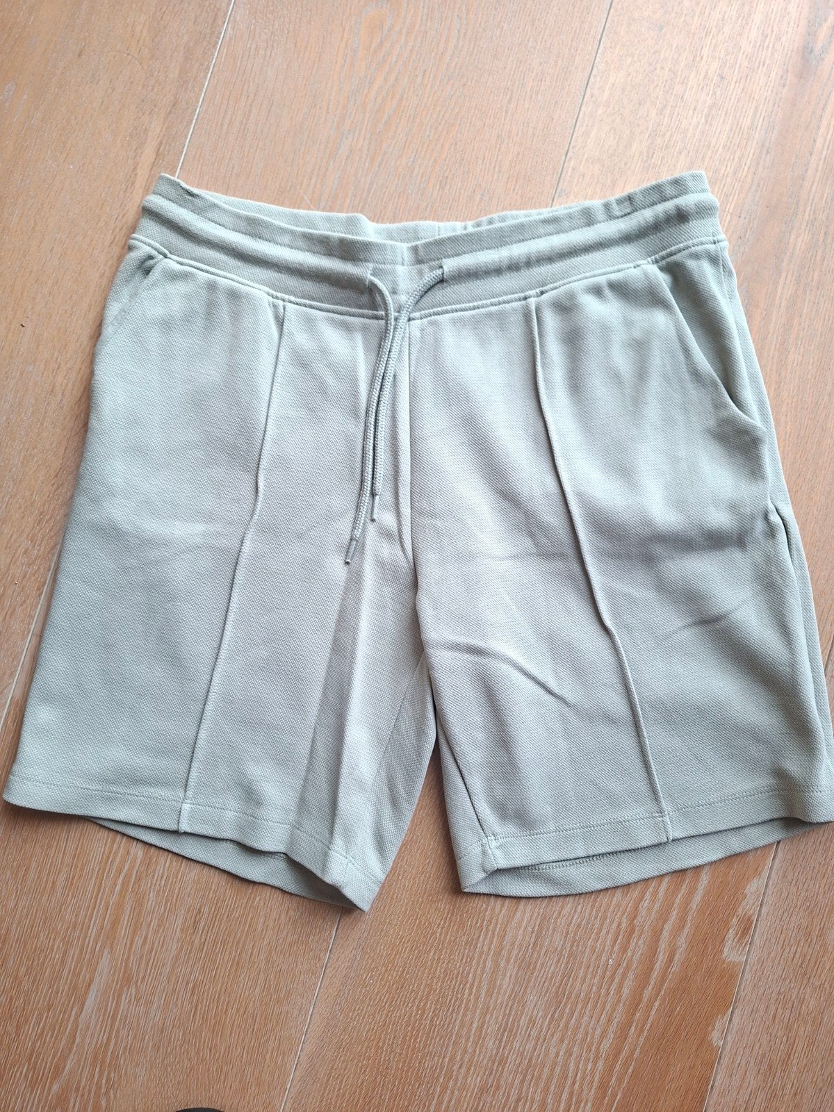 Heren short maat M, lichtgroen, met klein defect, Kleding | Heren, Broeken en Pantalons, Onbekend, Maat 48/50 (M), Ophalen of Verzenden