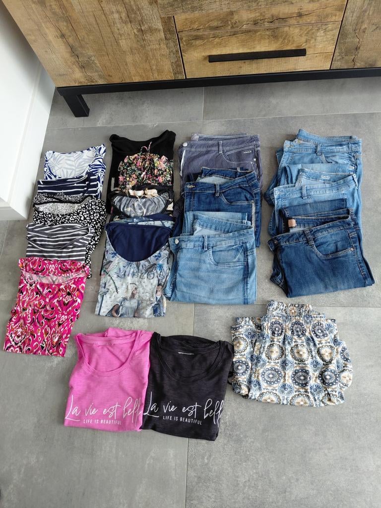 Compleet kledingpakket maat 44-46: T-shirts, broeken, Ophalen, Zo goed als nieuw