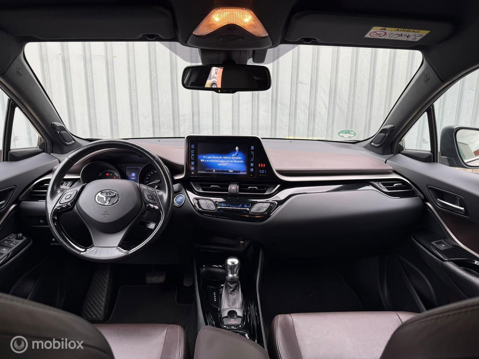 Toyota C-HR 1.8 Hybrid Premium AUT | JBL | Stuur/Stoelverw., 725 kg, Euro 6, 4 cilinders, Automatische klimaatregeling