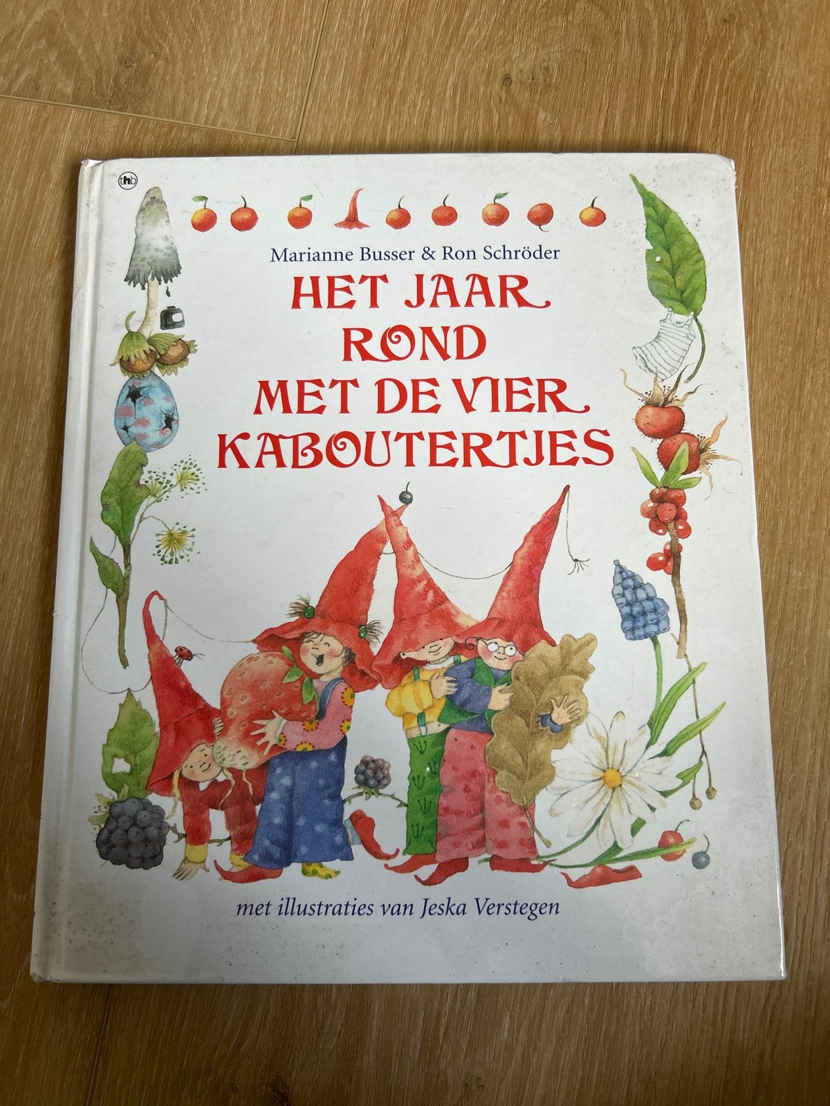 Het Jaar Rond met de Vier Kaboutertjes - Marianne Busser, Boeken, Gelezen, Jongen of Meisje, Ophalen of Verzenden, Voorleesboek