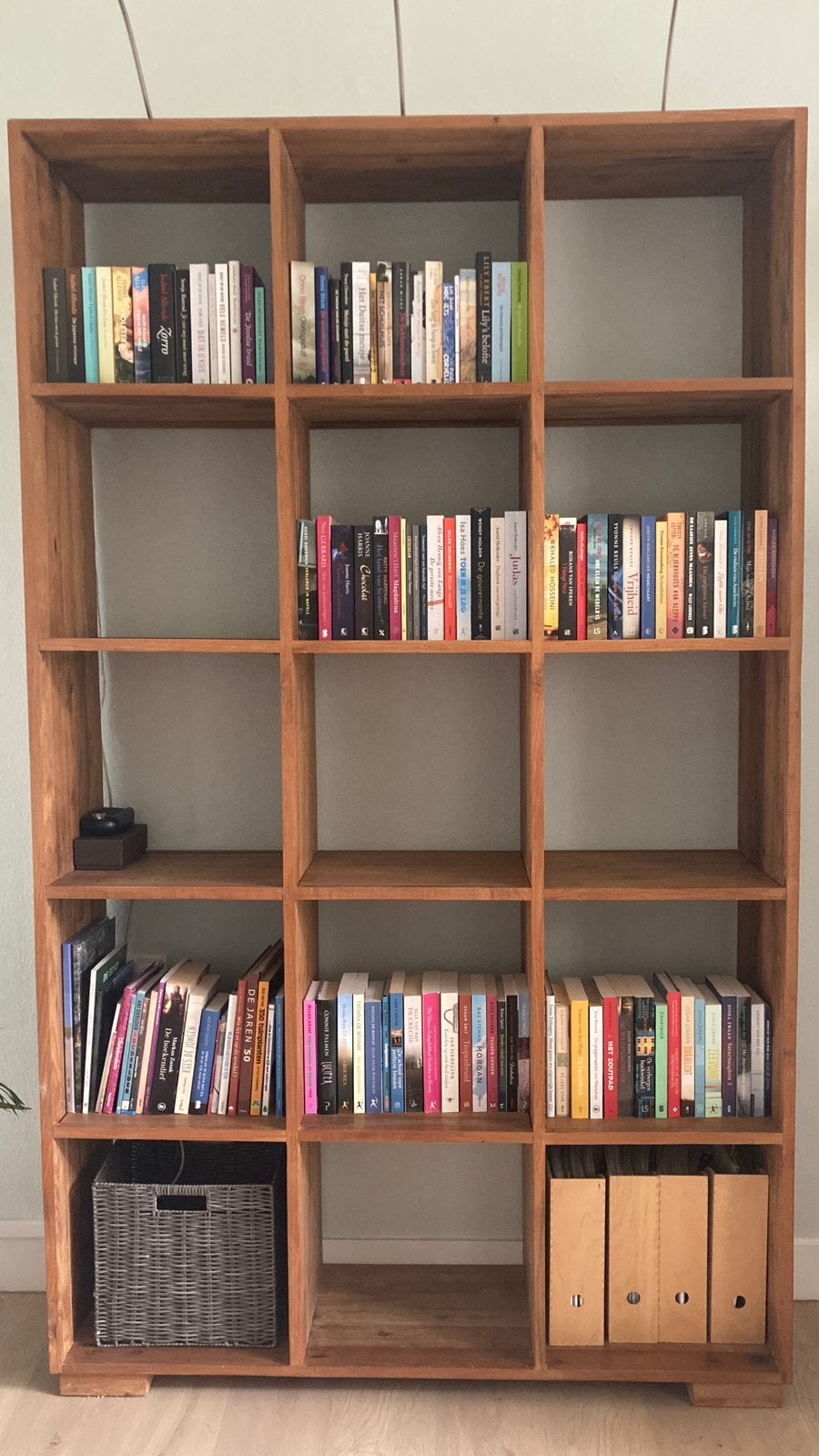 Boekenkast van teakhout 217 hoog, 130 breed en 34,5 diep, Huis en Inrichting, Kasten | Boekenkasten, Ophalen, Met plank(en), Gebruikt