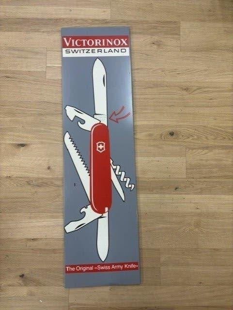Reclame bord Victorinox, Ophalen, Reclamebord, Gebruikt, Info@victorinox.com