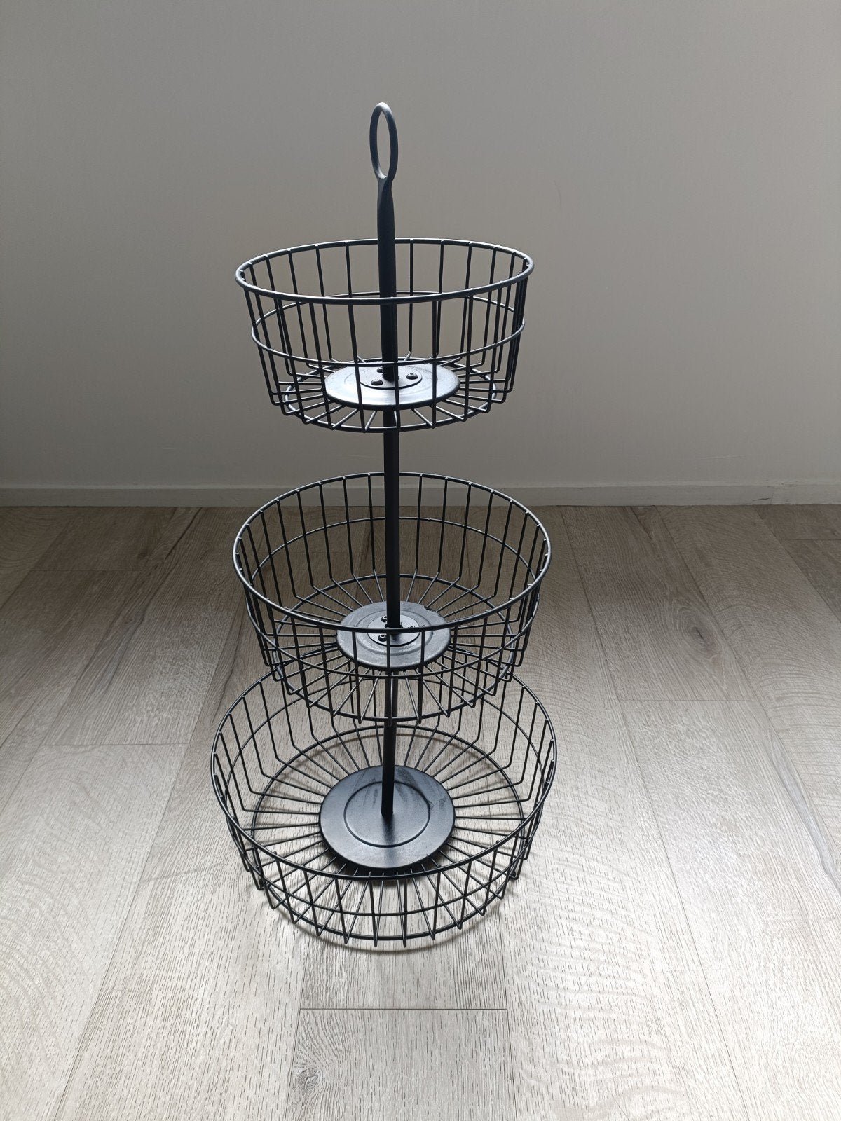 Zwart metalen etagere met 3 manden, Zwart, Ophalen of Verzenden, Zo goed als nieuw, Metaal