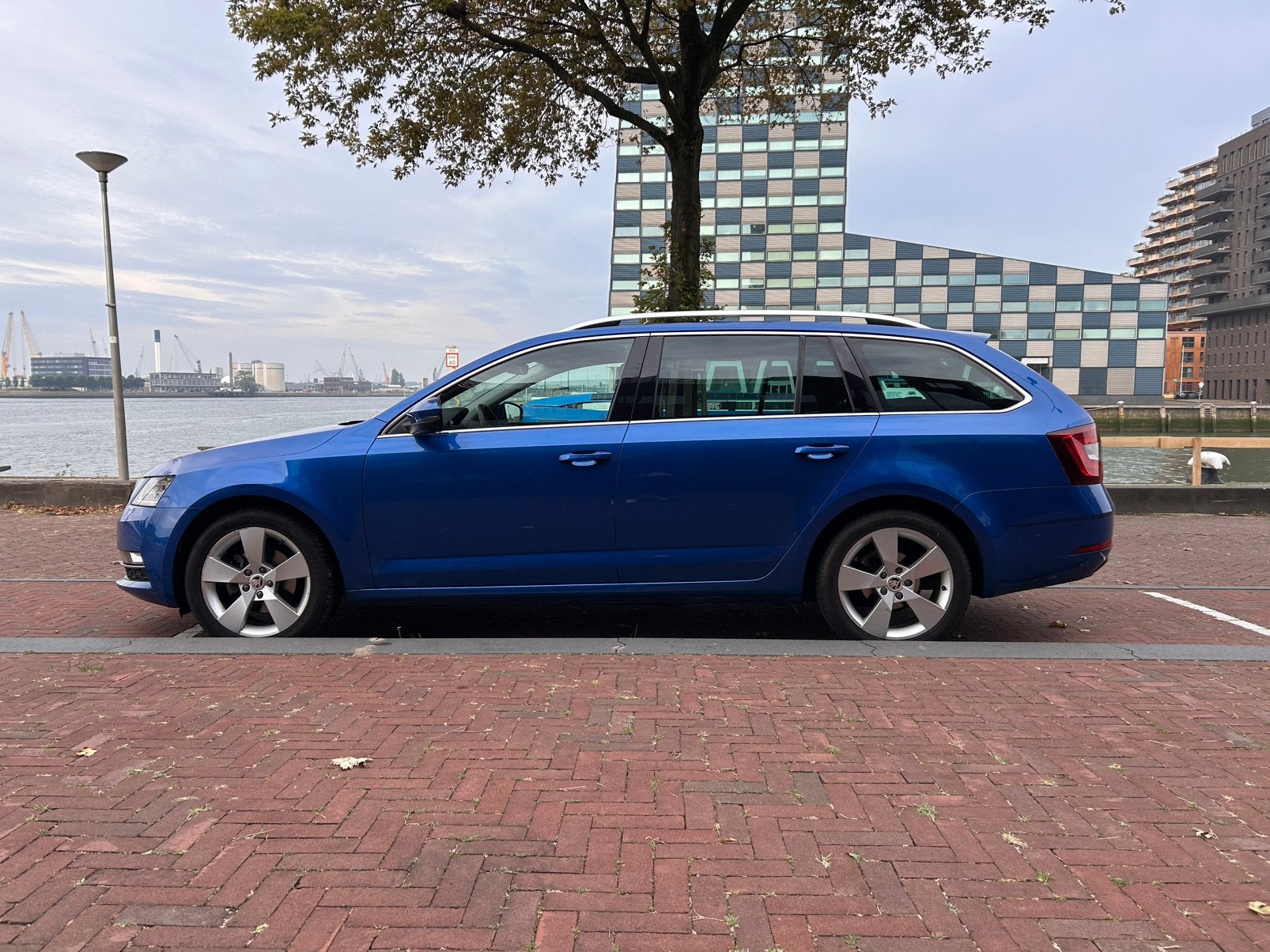 Škoda Octavia Combi 1.4 TSI 150pk DSG Style | 101.787 km, Stof, Euro 6, 4 cilinders, Blauw