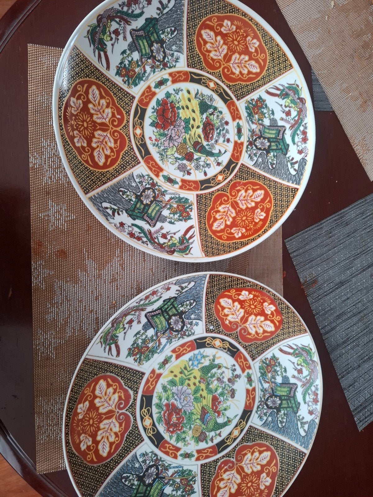 Set van 2 Ariane decoratieve borden met pauwen en bloemen, Antiek en Kunst, Ophalen