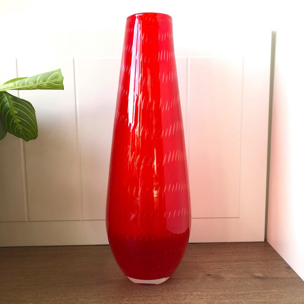 Grote rode glazen vaas - 39 cm hoog, Ophalen of Verzenden