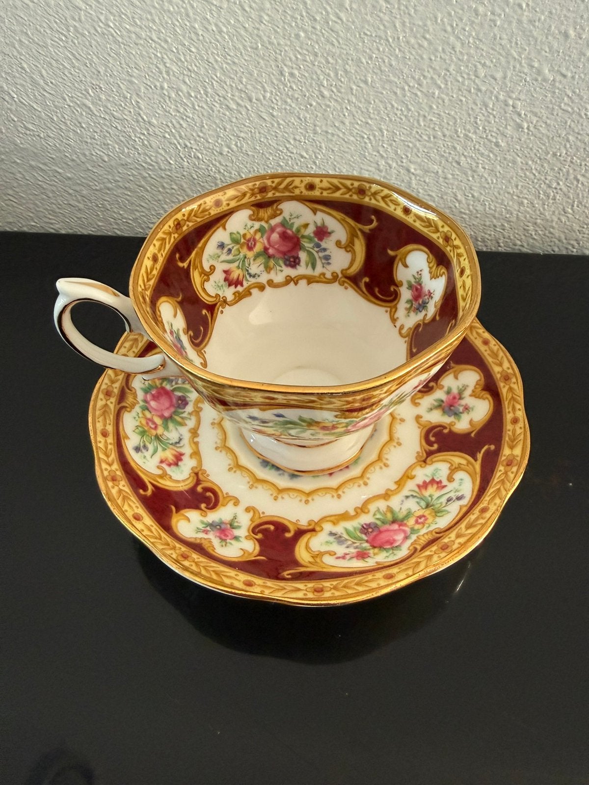 Royal Albert Kop en Schotel – Lady Hamilton Engels Porselein, Ophalen of Verzenden