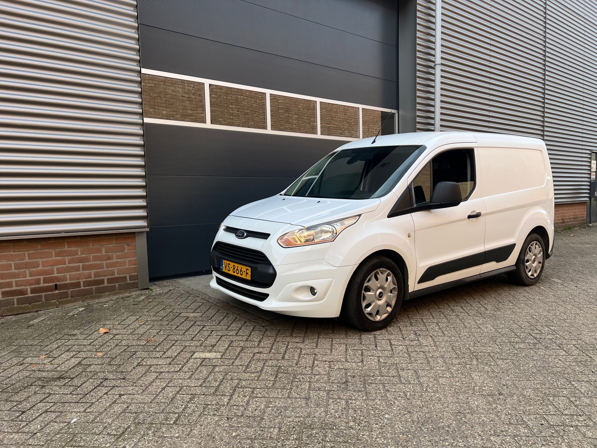 Foto 2 van Ford Transit Connect 1.6 TDCI 3-persoons Airco Camera Nette