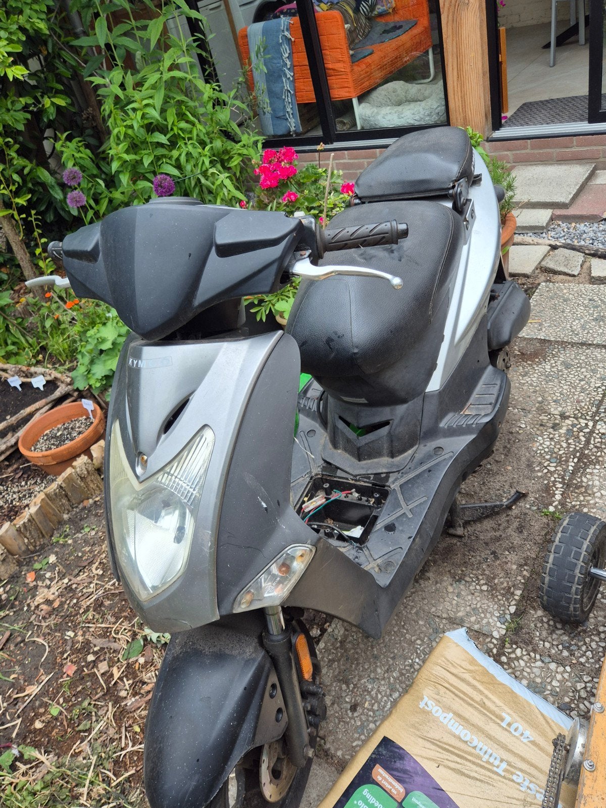 Krachtig Kymco Agility Scooter - MOET NU WEG, Fietsen en Brommers, Ophalen, Gebruikt, Benzine, Agility
