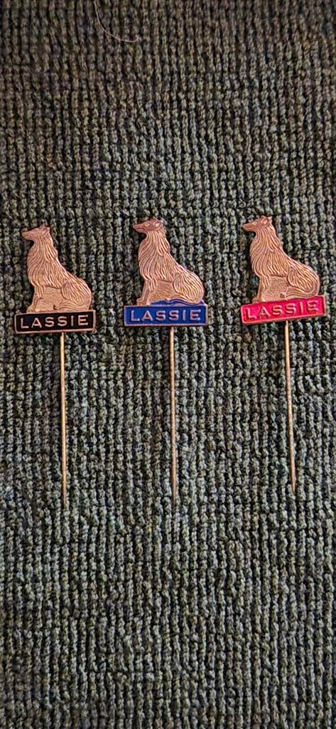 Vintage speldjes van Lassie, Ophalen of Verzenden, Zo goed als nieuw, Merk, Speldje of Pin