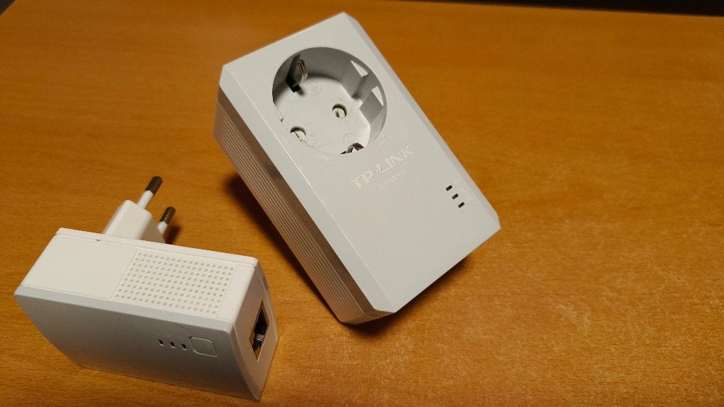 Twee setjes TP-Link powerline ethernet adapters, Ophalen of Verzenden, Gebruikt, TP-Link, Enphase Energy, Asoka USA Corporation