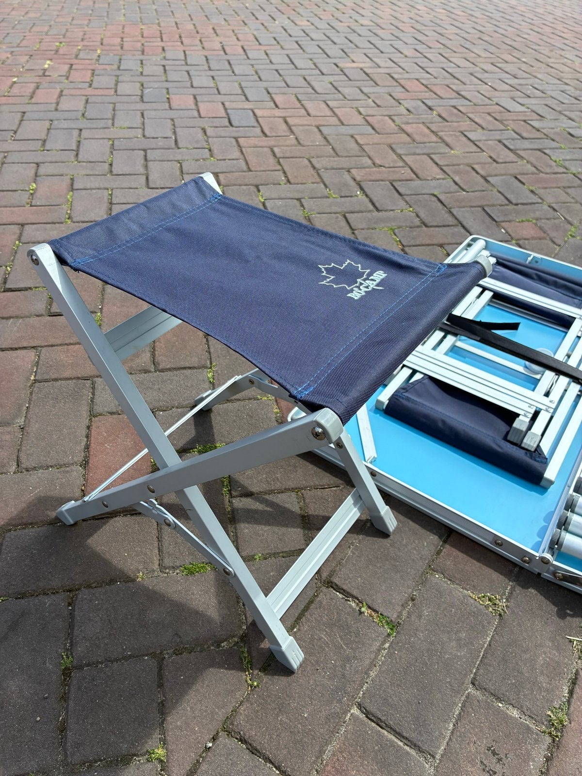 Bo-Camp Campingtafel met 4 krukjes - Compact en Draagbaar, Ophalen, Gebruikt, Campingtafel