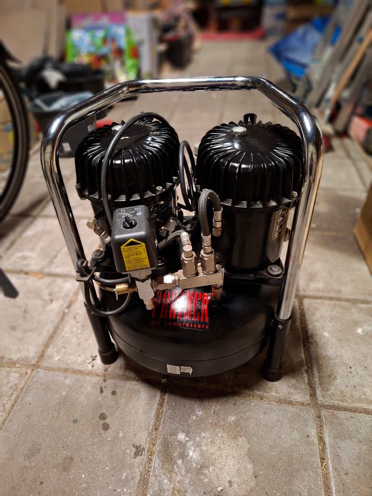 fluisterstille compressor, Minder dan 25 liter, Ophalen, Minder dan 200 liter/min, Geluidgedempt
