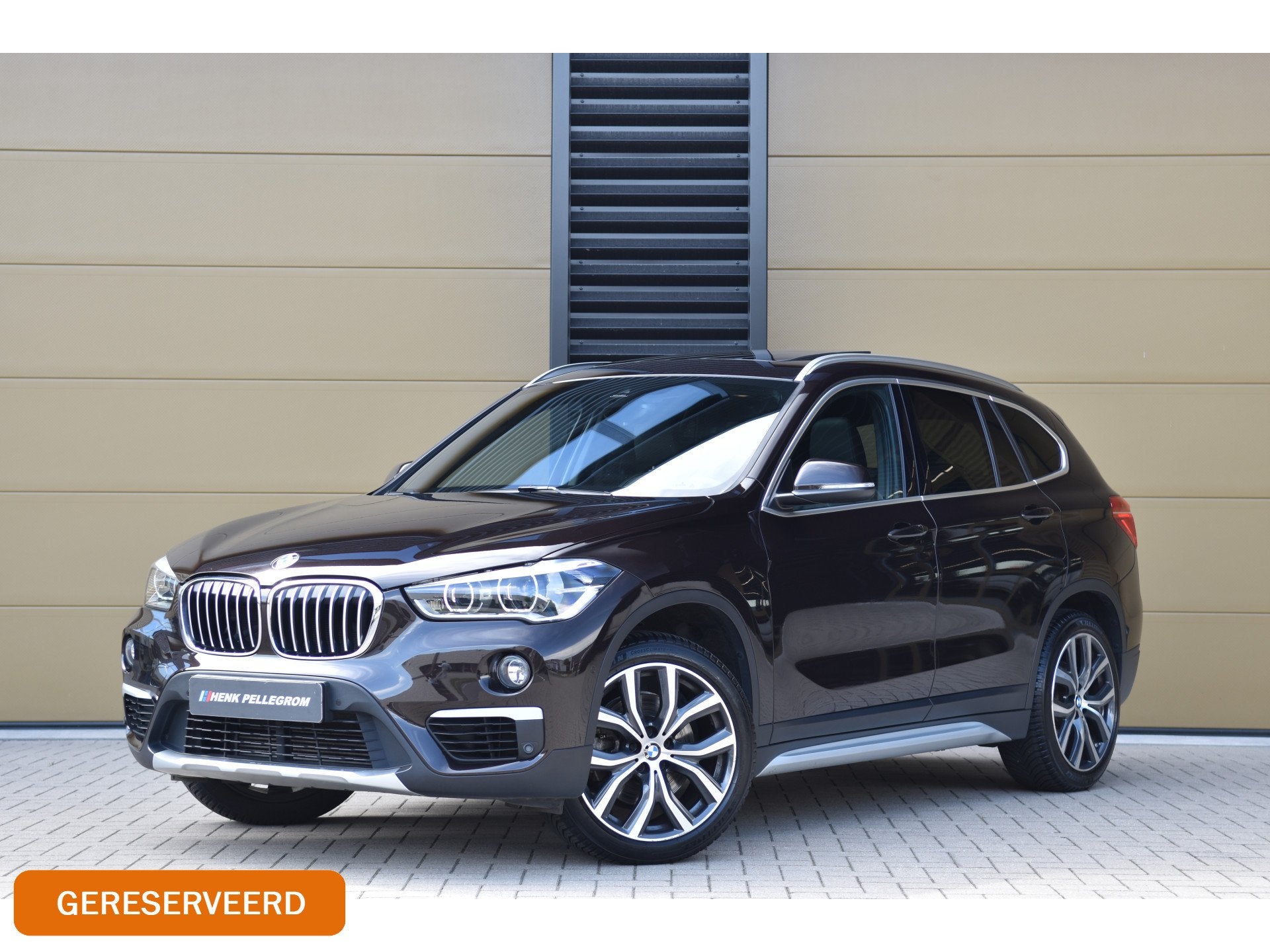BMW X1 sDrive20i High Executive * Sportstoelen * Panoramadak, Auto's, 1998 cc, Bedrijf, 1455 kg, SUV of Terreinwagen