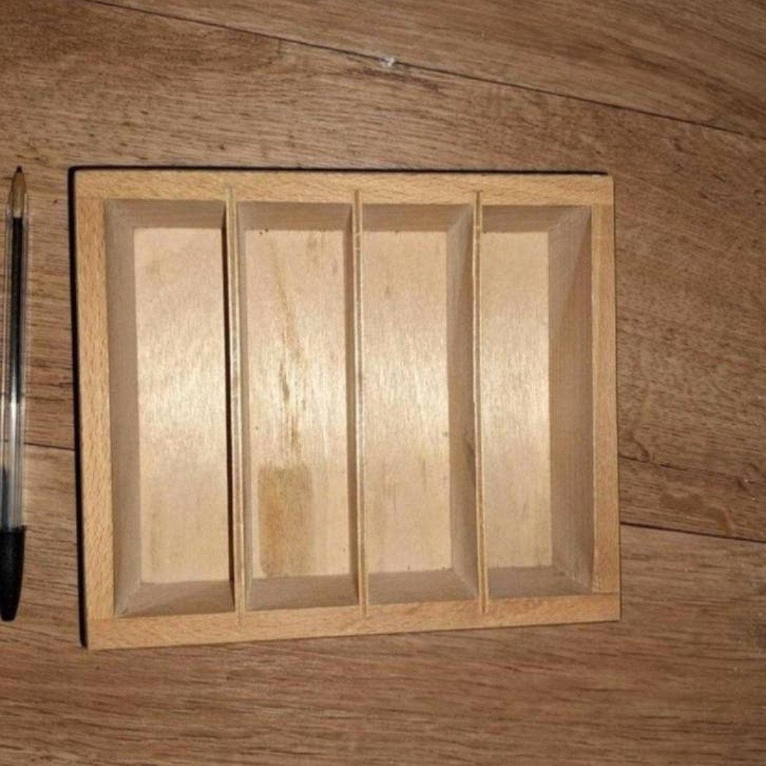 Houten kinder bestek /opbergbakje met 4 vakken, Ophalen of Verzenden, Zo goed als nieuw, Minder dan 50 cm