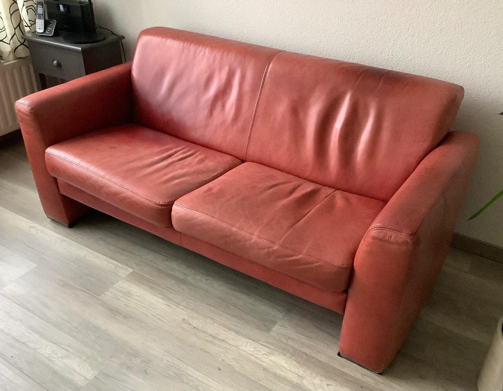 Mooie rood leren bank – tweezitsbank, Ophalen, Gebruikt, 150 tot 200 cm, Tweepersoons