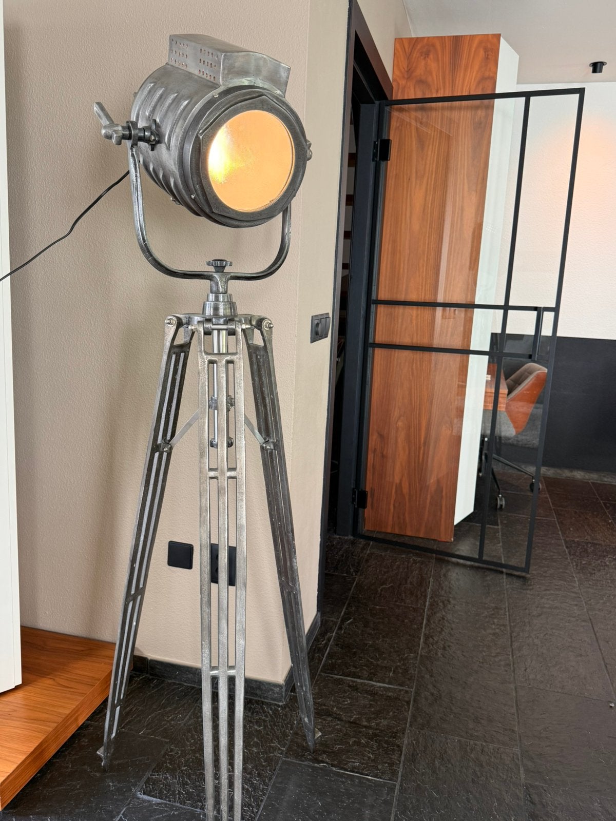 Prachtige grote driepod / driepoot industriele vloerlamp!!, Ophalen, Zo goed als nieuw, Metaal, 150 tot 200 cm