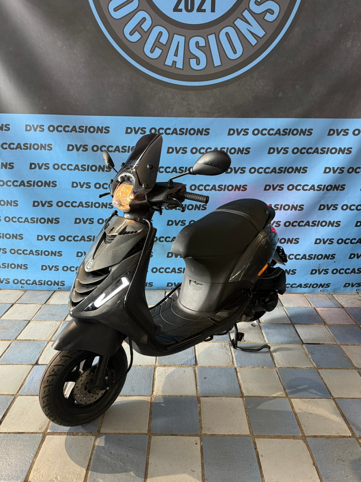 Piaggio Zip 2016 Brom FULL LED | NETTE STAAT | 2 SLEUTELS!, Fietsen en Brommers, Scooters | Piaggio, Ophalen, Maximaal 45 km/u