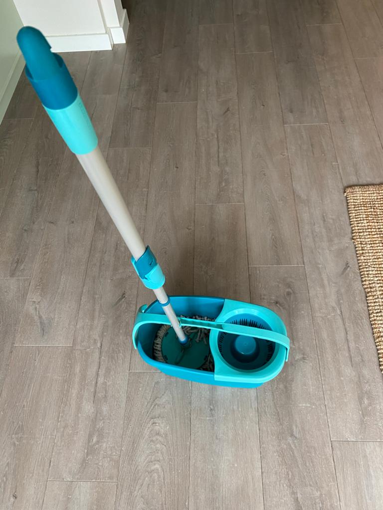 Leifheit Clean Twist Disc Mop met emmer, Huis en Inrichting, Ophalen, Mop of Dweil
